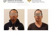 EN POSESIÓN DE APARENTE DROGA, POLICÍA ESTATAL DETIENE A DOS PERSONAS EN TEHUACÁN